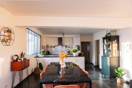 Ruim 2-slaapkamer appartement met terras te Turnhout. - Foto 2