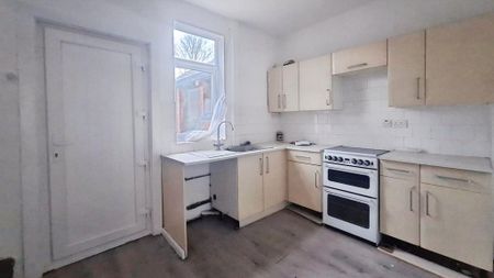 3 bedroom terraced house to rent - Photo 5