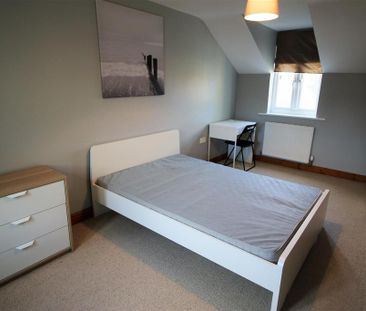 3 bedroom private hall to rent - Photo 6