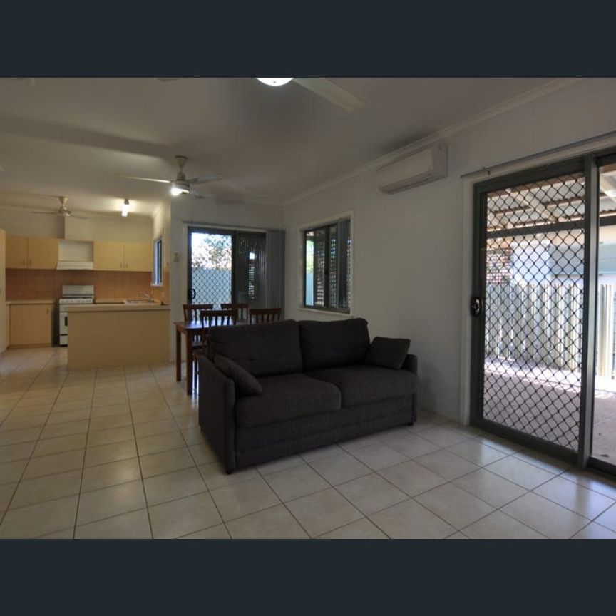 MOVE STRAIGHT IN! - Renovated 1x1 + Extras - Photo 1