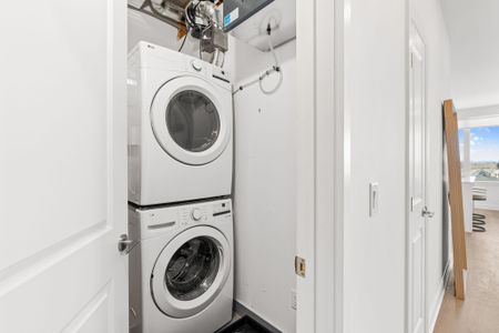 For Lease - 611 WANAKI Road Unit# 302, Manor Park - Cardinal Glen and Area, Ontario - Photo 2