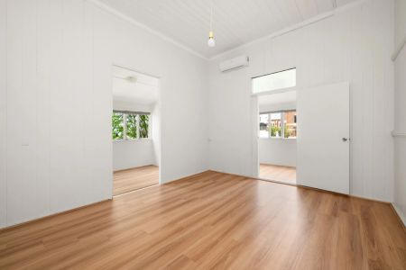2 Bedroom Unit in Wooloowin - Photo 2