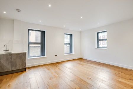 1 Bedroom Apartment To Let - Photo 3