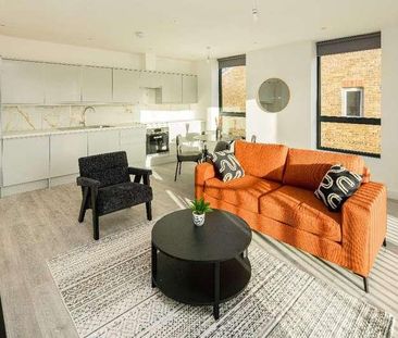 Cuckoo Hall Lane, London, N9 - Photo 4