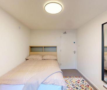 4 bedroom flat to rent - Photo 6