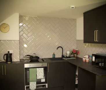 1 Bed Flat, Kingstanding Road, B44 - Photo 2