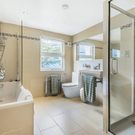 1 bedroom in a house share to rent - Photo 3