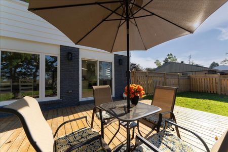 For Lease - 261 Nelson Crescent, Innisfil, Ontario - Photo 4