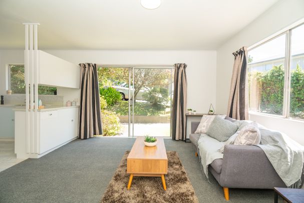 16A Glen Alton Avenue, Paparangi - Photo 1