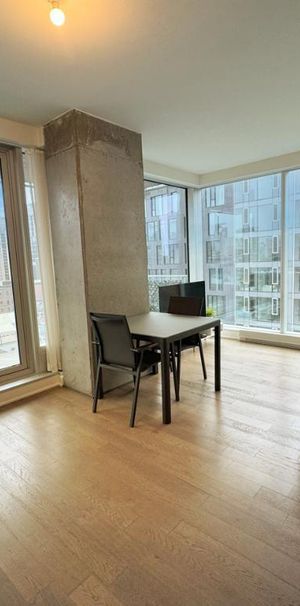 Unité de Coin Lumineuse au Cœur du Centre-Ville de Montréal - Photo 1