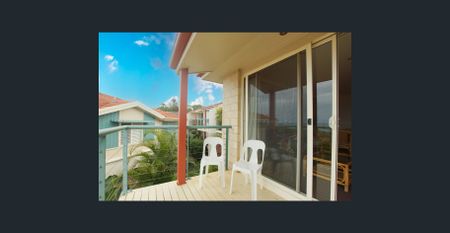 FULLY FURNISHED TOWNHOUSE WITH OCEAN VIEWS - Photo 3