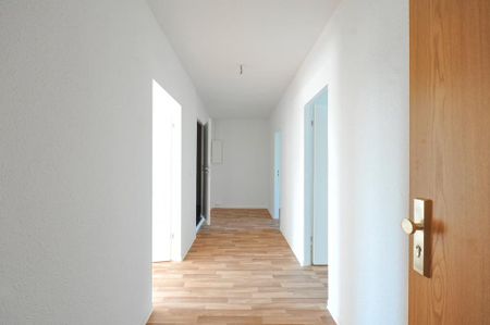 Treppensteigen lohnt sich, renovierte Wohnung ab sofort! - Photo 2