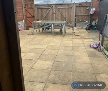 1 bedroom in a house share to rent - Photo 4