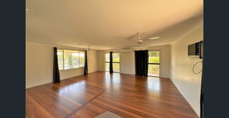 3 Bedroom Brick Home - Photo 5