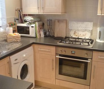 2 bedroom terraced house to rent - Photo 3