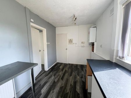 2 bedroom semi-detached house to rent - Photo 5