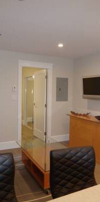 North Burnaby 1 bedroom 1 bathroom suite - Photo 1