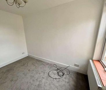 Glebe Road, Egham, TW20 - Photo 6