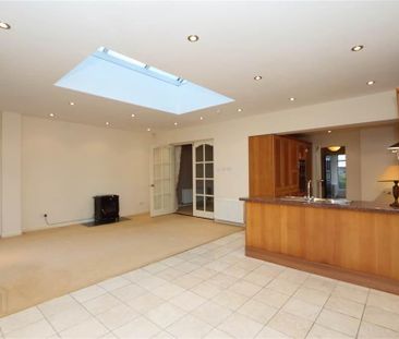 38 Glenariff Drive, Glen Road, Comber, BT23 5HA - Photo 6