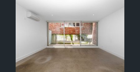 One Bedroom Apartment in the Heart of Collingwood! - Photo 5