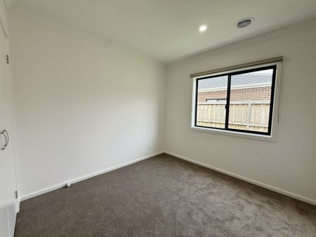 30 Pegasus Drive, Weir Views VIC, Belconnen - Photo 4