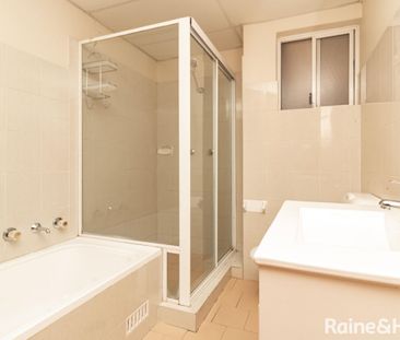 Two Bedroom Apartment With Great Location! - Photo 5