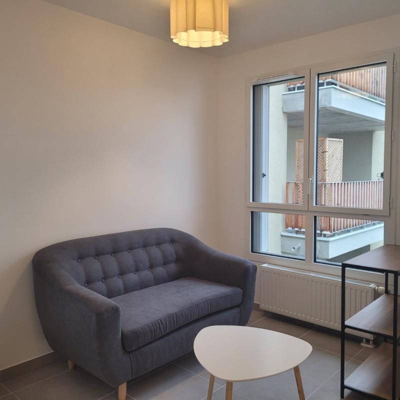 Location Appartement 2 pièces Meublé 37m² LA RICHE 37520 - Photo 1