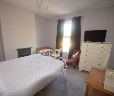 3 bedroom semi-detached house to rent - Photo 4