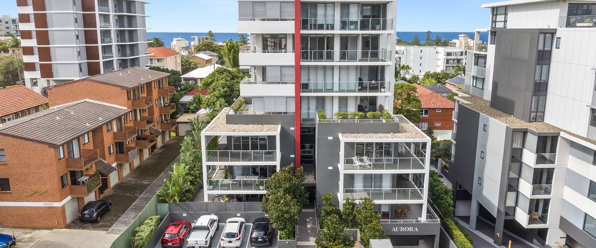 Luxurious coastal living - Photo 1