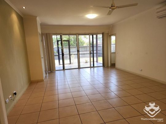 3 bed, 2 bath Unit - Photo 1