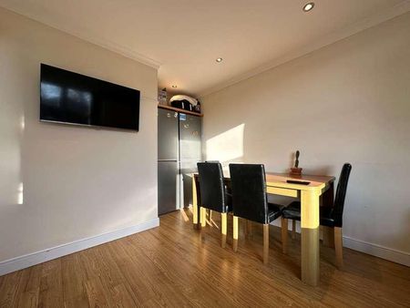 Lauradale, Bracknell, Berkshire, RG12 - Photo 2