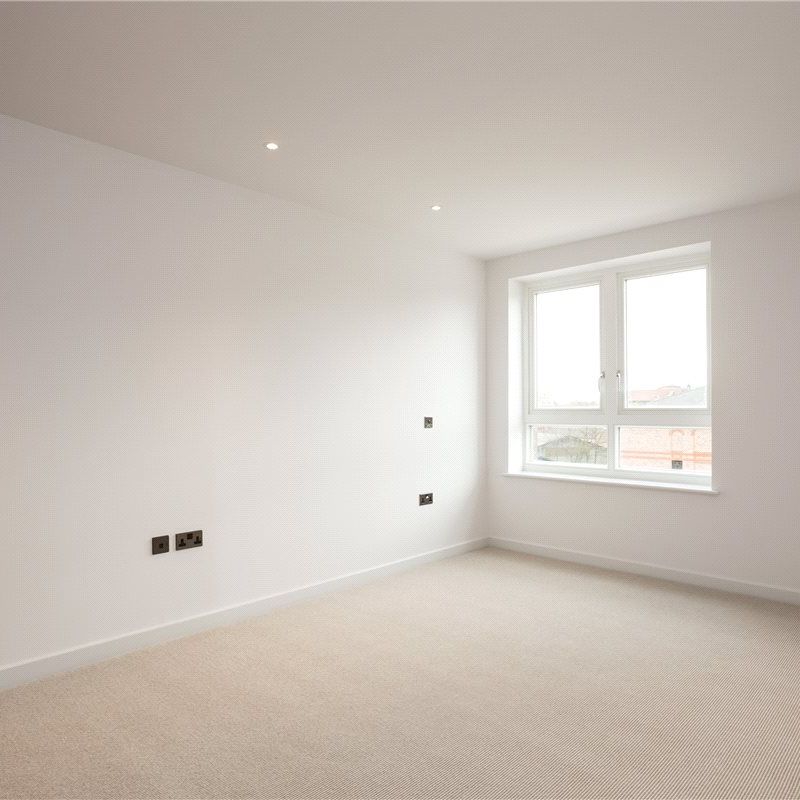 A superb 1 bedroom apartment in the heart of the city centre. A new, bright and contemporary property and an all round must to view! - Photo 1