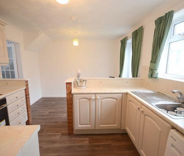 2 bedroom semi-detached house to rent - Photo 5