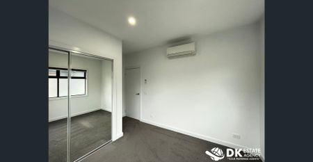 Comfy and Convenience Location - Photo 3