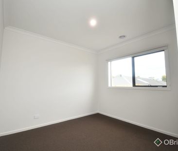 Stylish & Spacious Brand-New Family Home - Photo 3