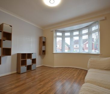 4 bedroom Detached house to rent - Photo 3