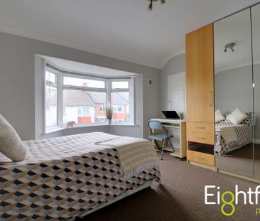 4 bedroom terraced house to rent - Photo 4