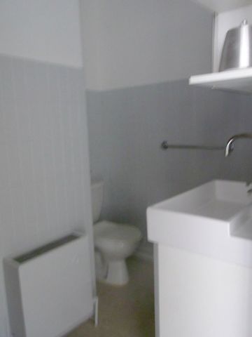 Location Appartement 2 pièces 43m² MARMANDE 47200 - Photo 2