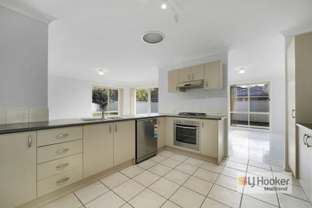 "Spacious Family Home" - Photo 5