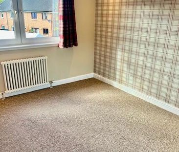 4 bedroom detached house to rent - Photo 3