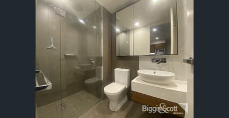 Luxury One-bedroom Apartment in St Kilda (Fully Furnished) - Photo 4