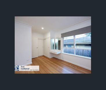 CLOSE TO TEMPLESTOWE VILLAGE-ZONED TEMPLESTOWE COLLEGE - Photo 2