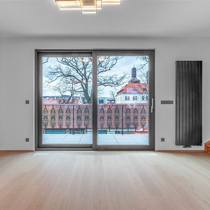 Pronájem bytu 6+kk 237 m² - Fotografie 1