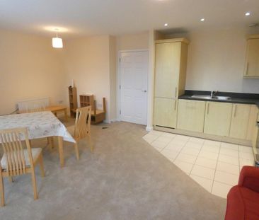 2 bedroom flat to rent - Photo 2