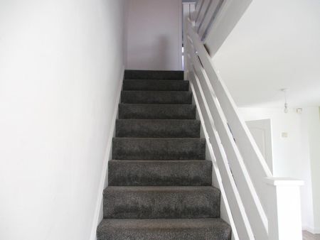 2 bedroom semi-detached house to rent - Photo 2
