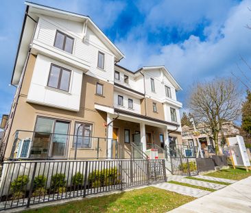 Contemporary Family Townhome in Prime Oakridge Location - Photo 4