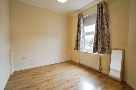 3 bed terrace house, SW12 - Photo 4