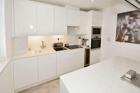 High Road, Buckhurst Hill, IG9 - Photo 5