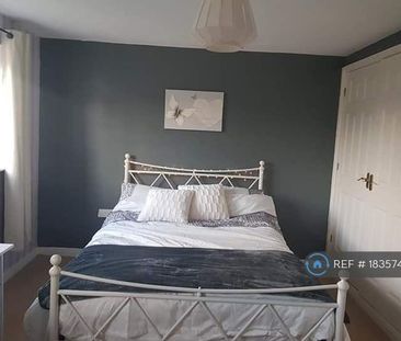 3 bedroom semi-detached house to rent - Photo 4