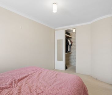 Stylish & Convenient Townhouse Living in Wembley - Viewing Monday 1... - Photo 5